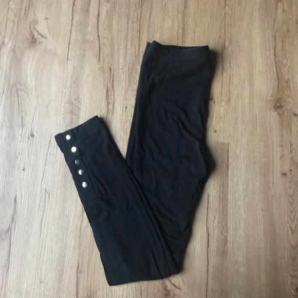 Black leggings with metal button embellishing size small S - Picture 2 of 7